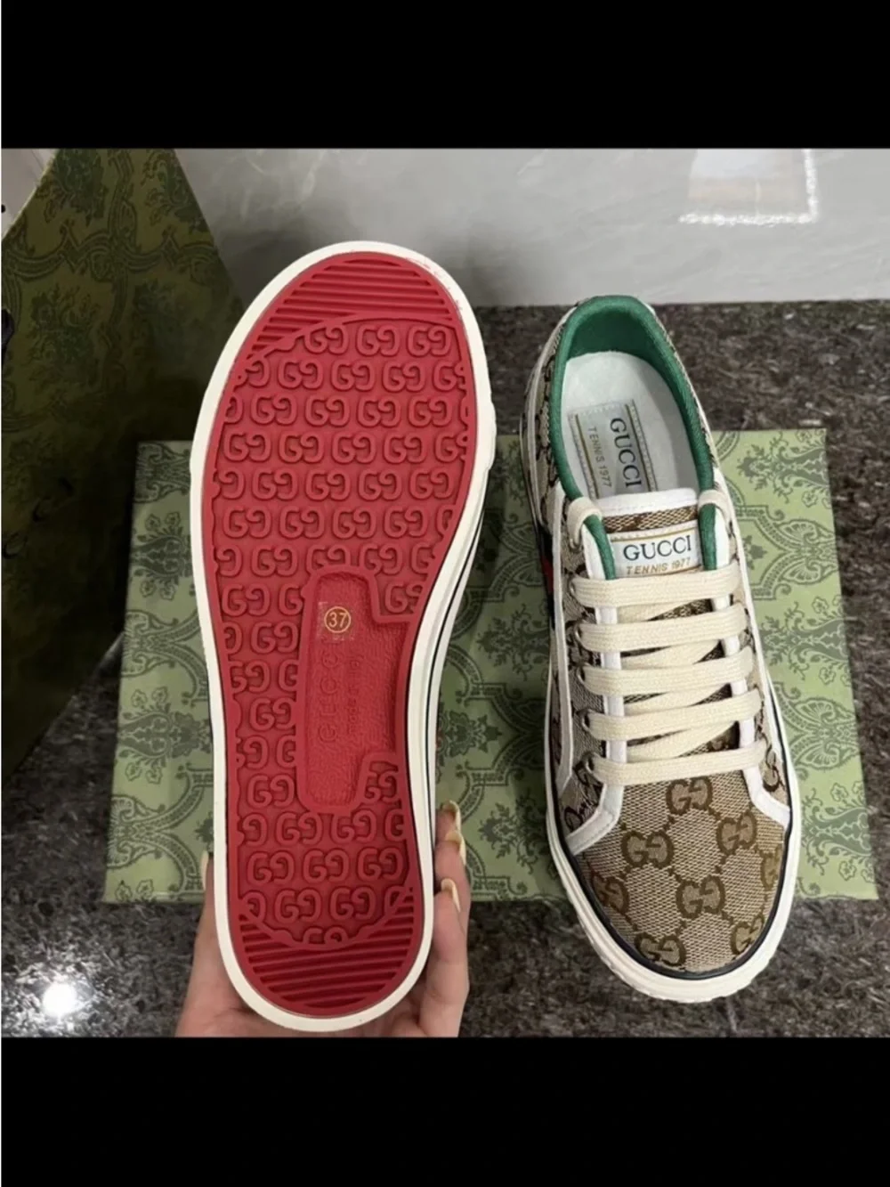 Gucci Beige Brown GG Canvas Low-Top Sneakers with Green Trim - Picture 3 of 4
